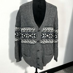 Stunning Tumi Cardigan in perfect condition Size L, made of Alpaca